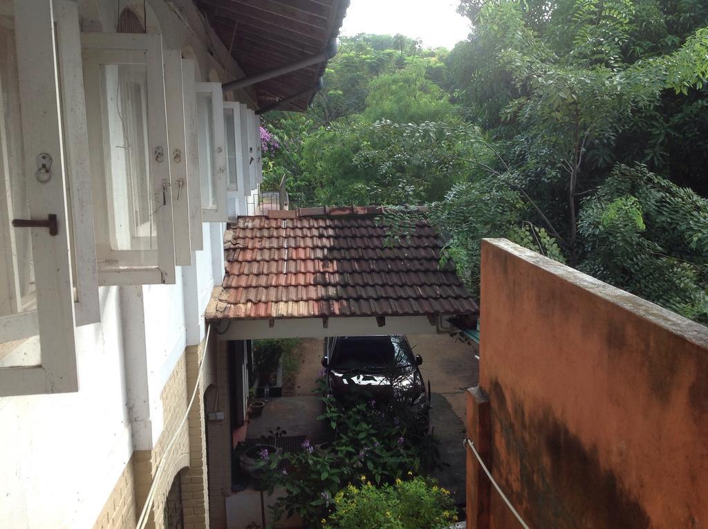 Lake Side Hotel Anuradhapura Exterior photo